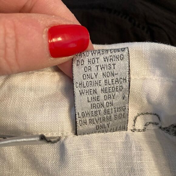 Chicos embroidered linen blouse w/ silver accent beading, silver thread, sparkle - Picture 9 of 9